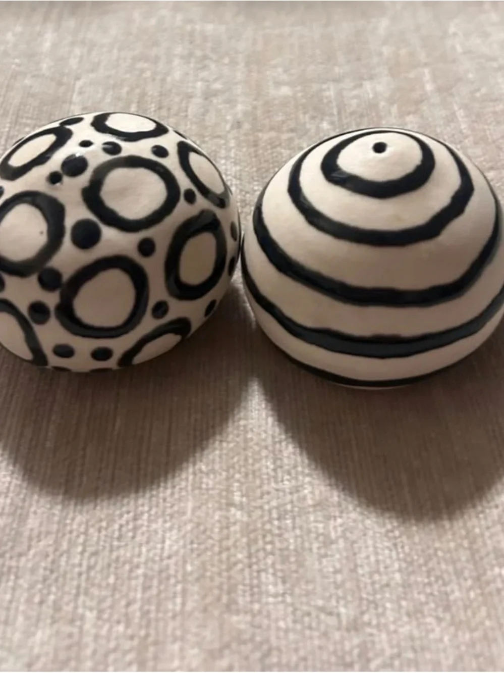 Hand-Painted Black and White Ceramic Decorative salt and pepper shakers